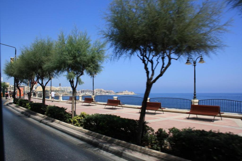 Super Luxury Apartment In Tigne Point, Amazing Sea Views 斯利马 外观 照片